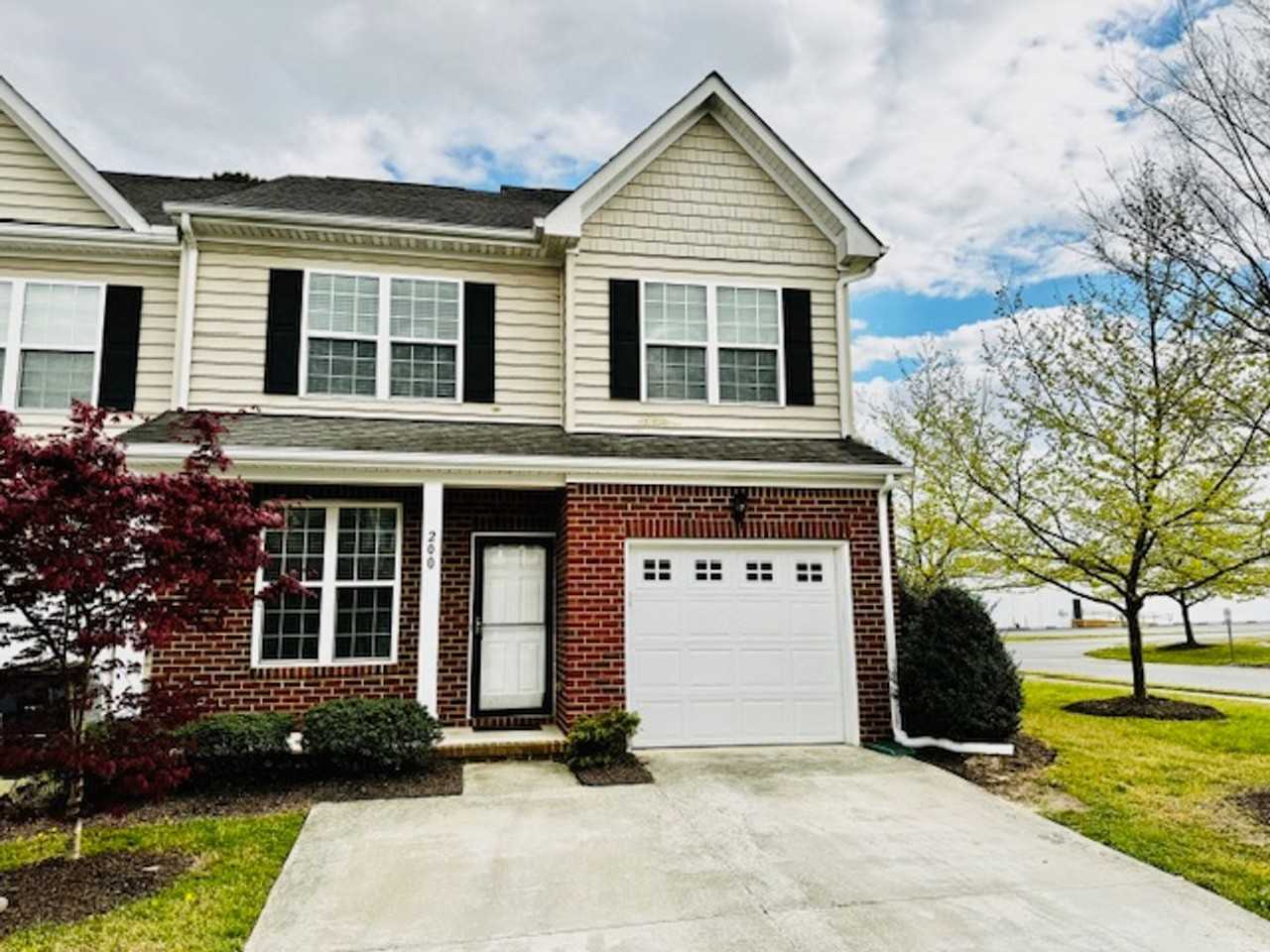 200 Monticello Ct - Photo 3 of 22