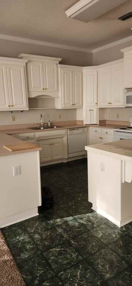 133 1/2 AND 135 1/2 N. Ashley St - Photo 3 of 18