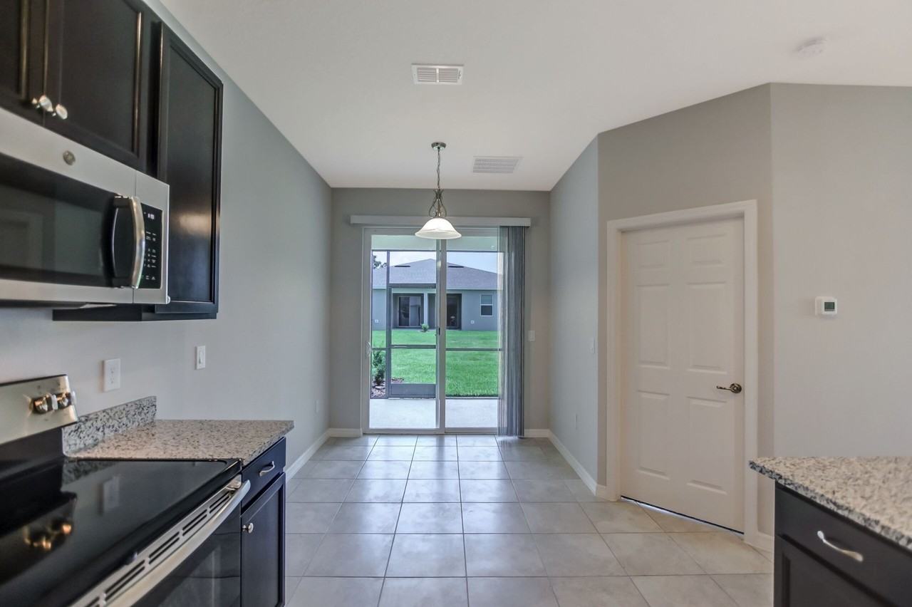 1869 Overcup Ave - Photo 6 of 24
