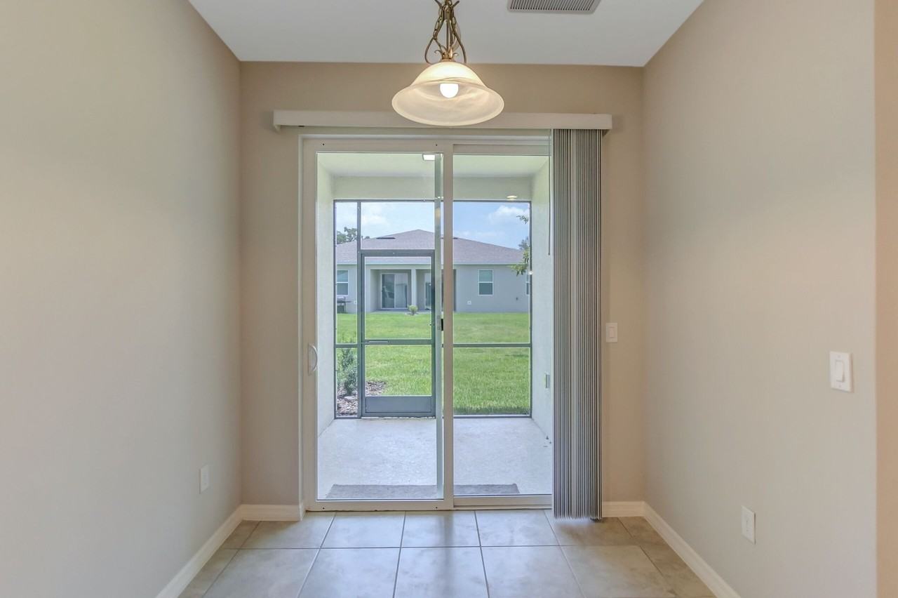 1869 Overcup Ave - Photo 7 of 24