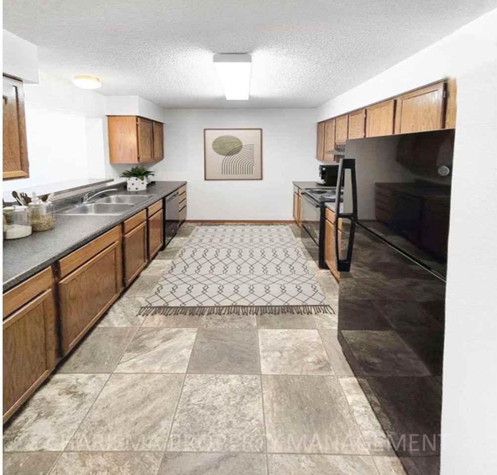 1016 Southland Lane - Photo 3 of 32