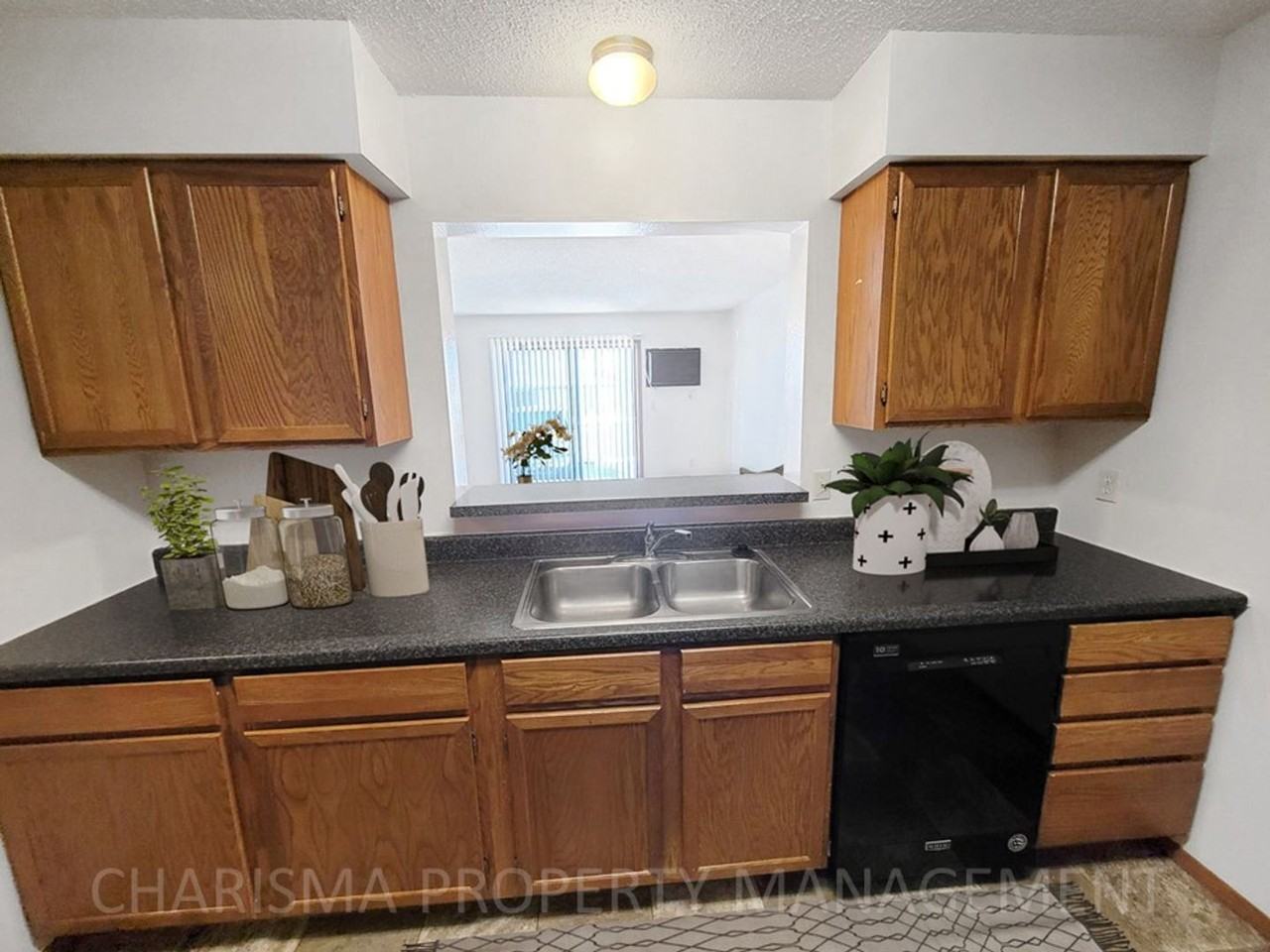 1016 Southland Lane - Photo 7 of 32