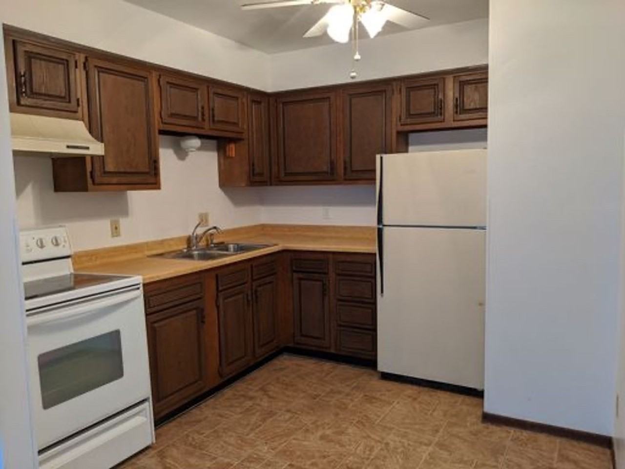 KEM Investments LLC - Photo 2 of 18