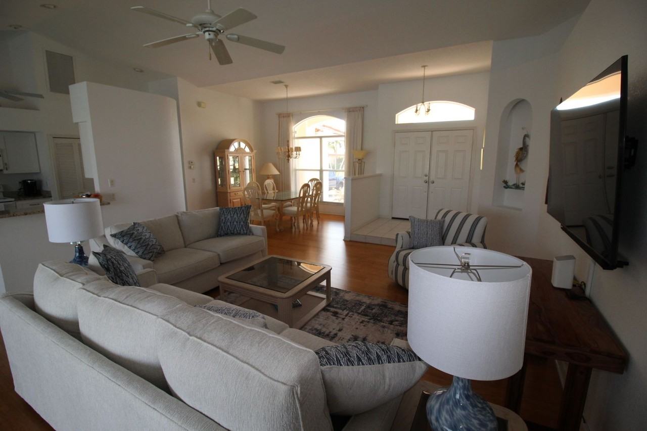 450 Sorrento Ct - Photo 6 of 32