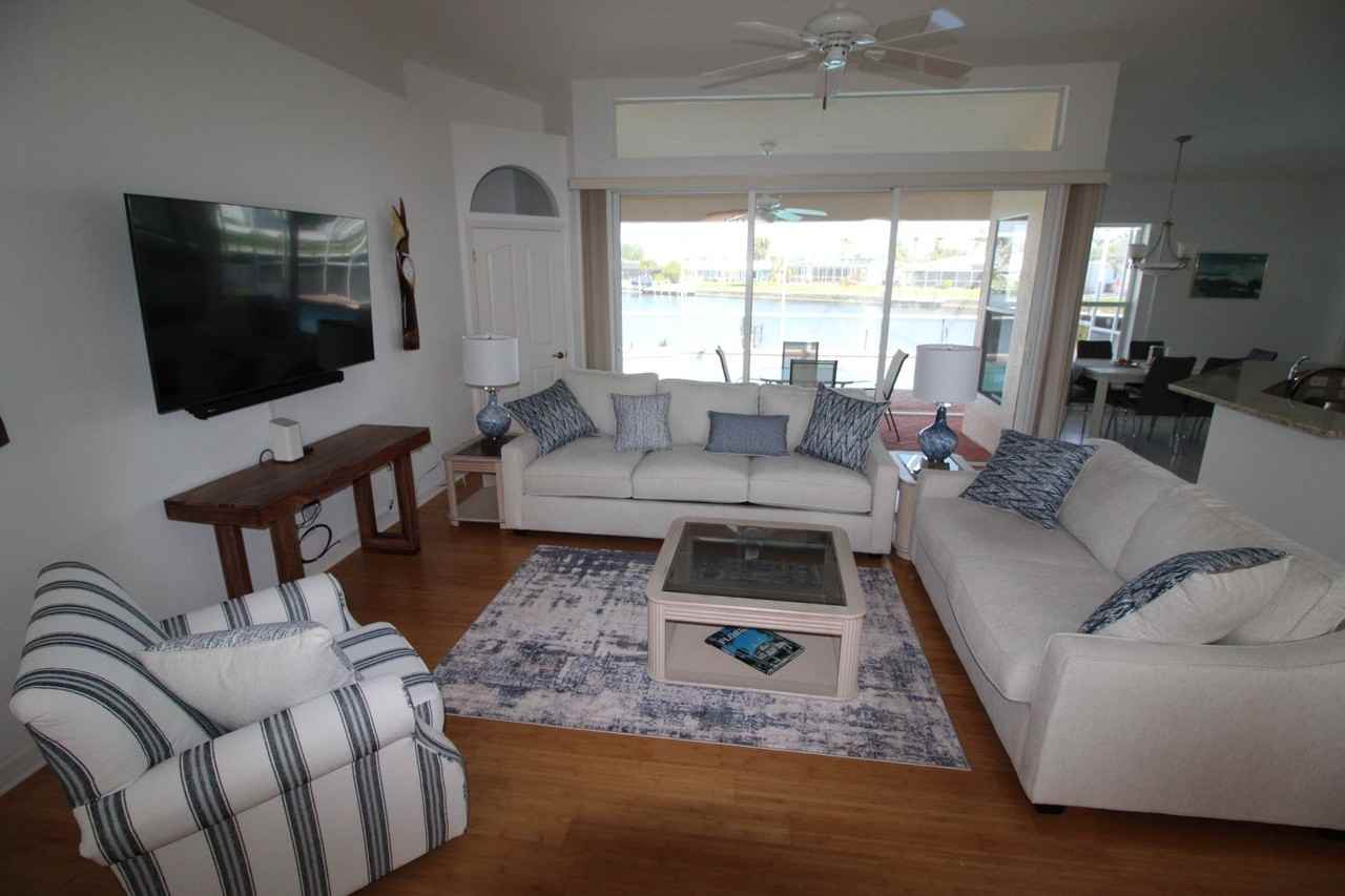 450 Sorrento Ct - Photo 7 of 32