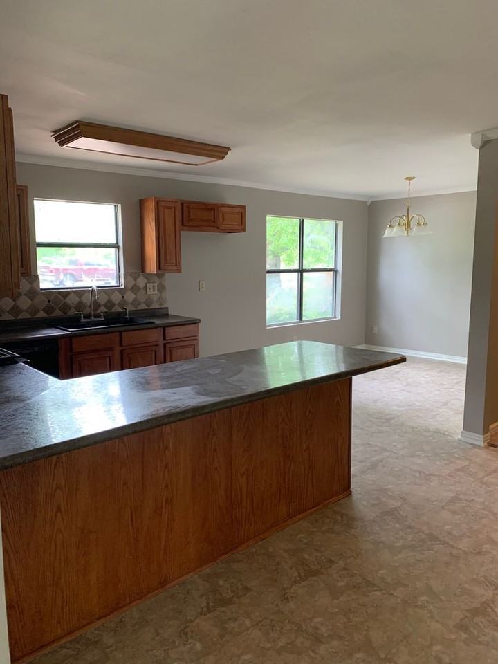 2605 E George Richey Rd - Photo 2 of 19