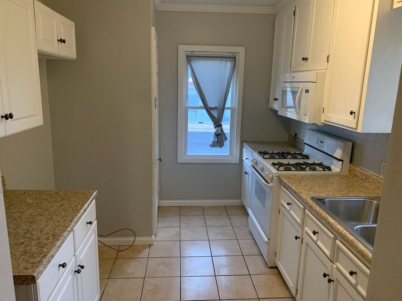 2408 W Reservoir Blvd - Photo 3 of 8