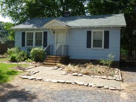 featured image of 211 Twin Lakes Rd