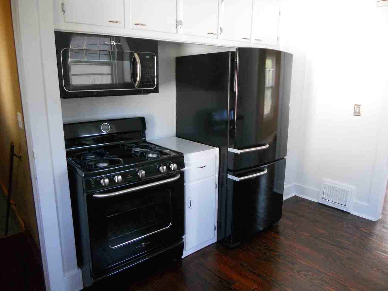 441 Spring Ave Ne - Photo 3 of 11