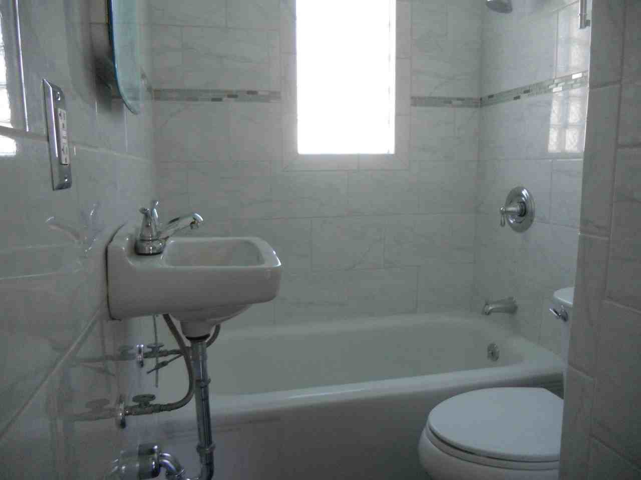 441 Spring Ave Ne - Photo 6 of 11