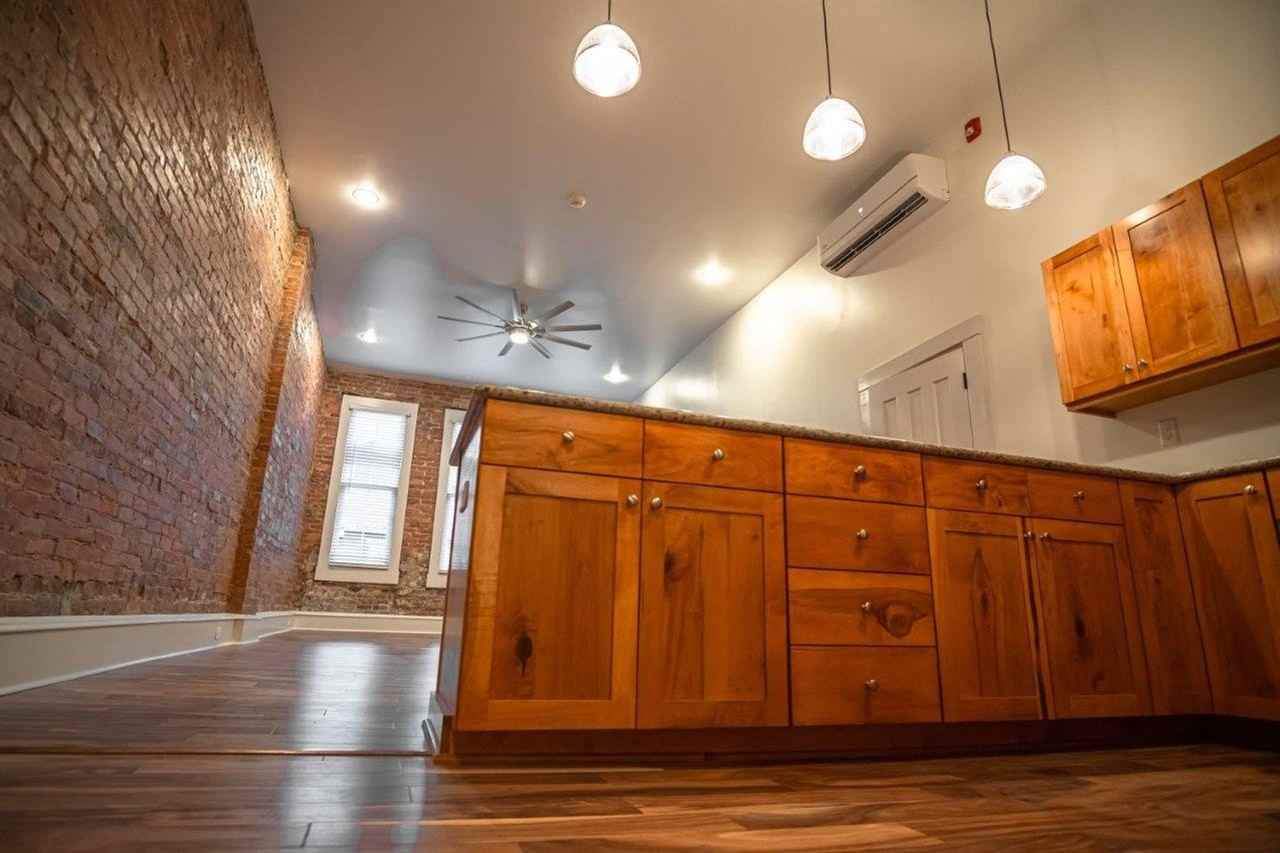 108 108 Putnam Street - Photo 6 of 15