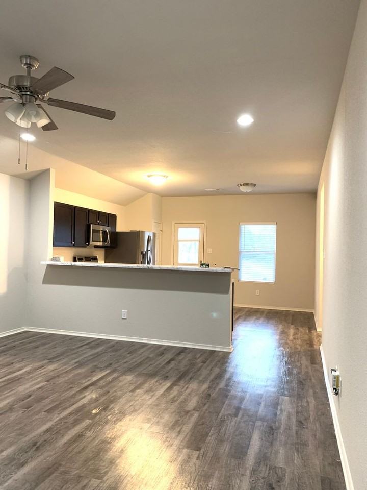 4812 Bedrock Dr - Photo 2 of 10