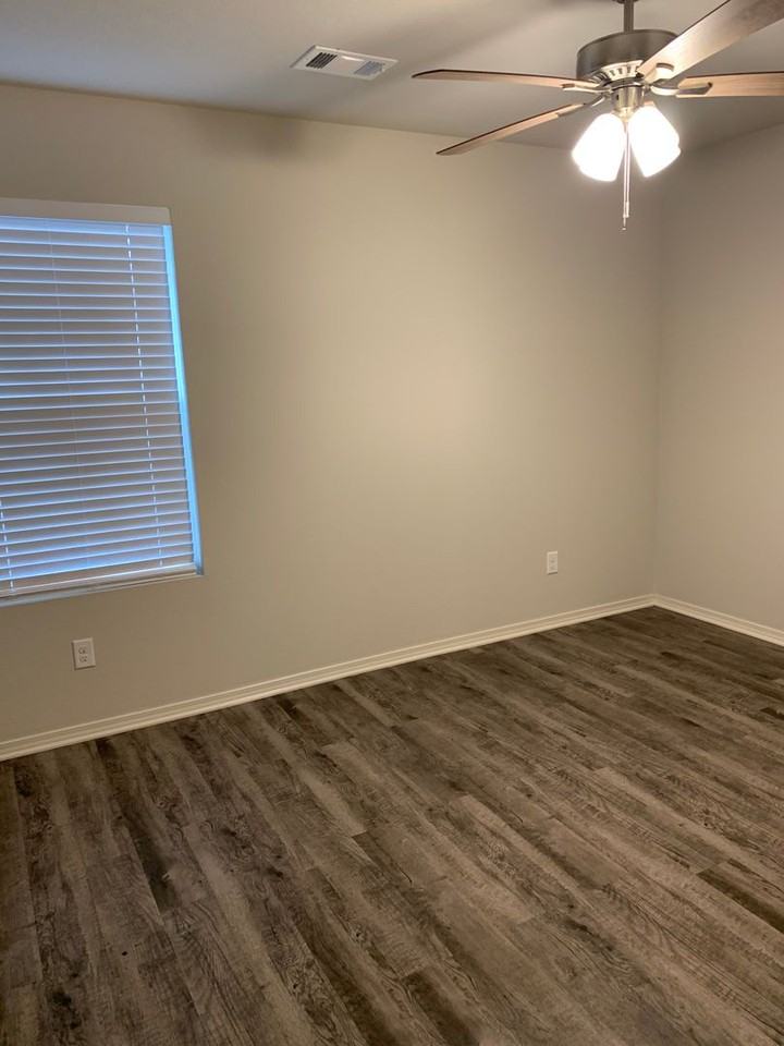 4812 Bedrock Dr - Photo 7 of 10