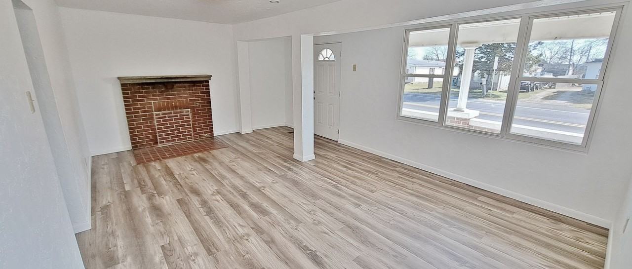 5726 Hanover Rd - Photo 3 of 33