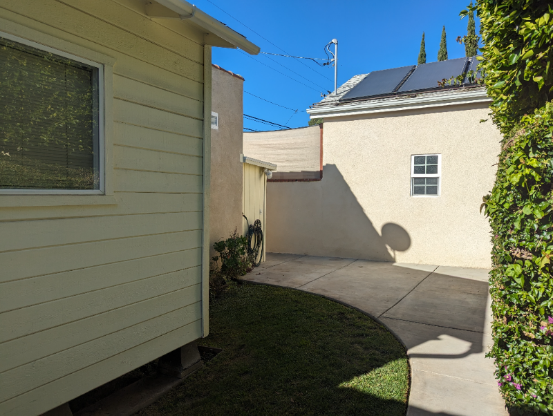 720 17th St - Photo 3 of 9