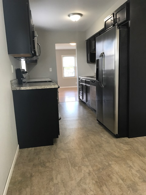 729 Rockwell Ave - Photo 3 of 20