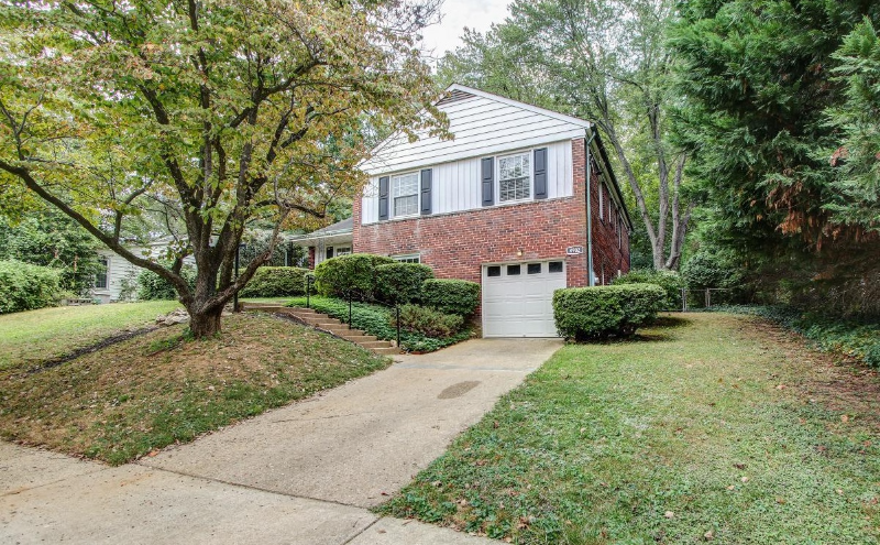 4902 Elsmere Ave - Photo 3 of 32