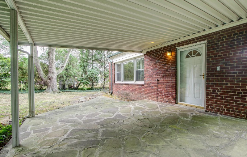 4902 Elsmere Ave - Photo 6 of 32