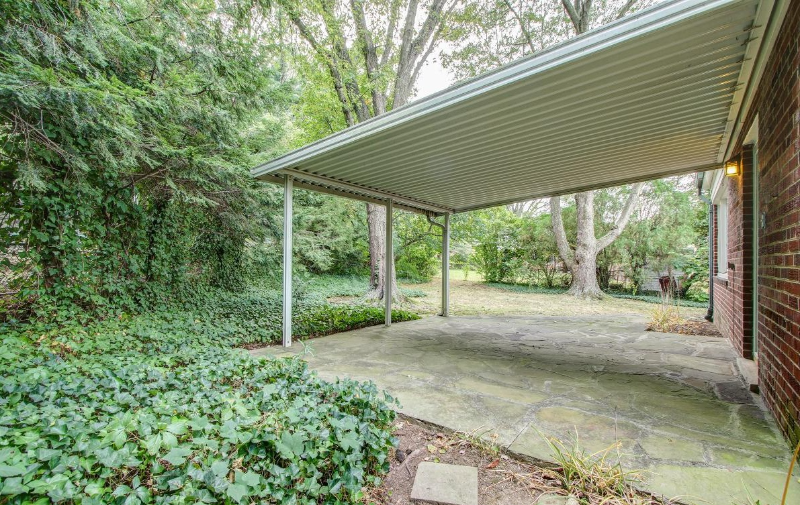 4902 Elsmere Ave - Photo 7 of 32