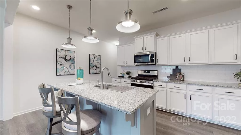 7512 Hartsfield Dr - Photo 2 of 16