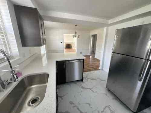 6411 Hamilton Ave - Photo 3 of 8