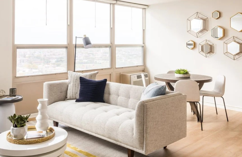 2211 S Michigan Ave - Photo 3 of 8