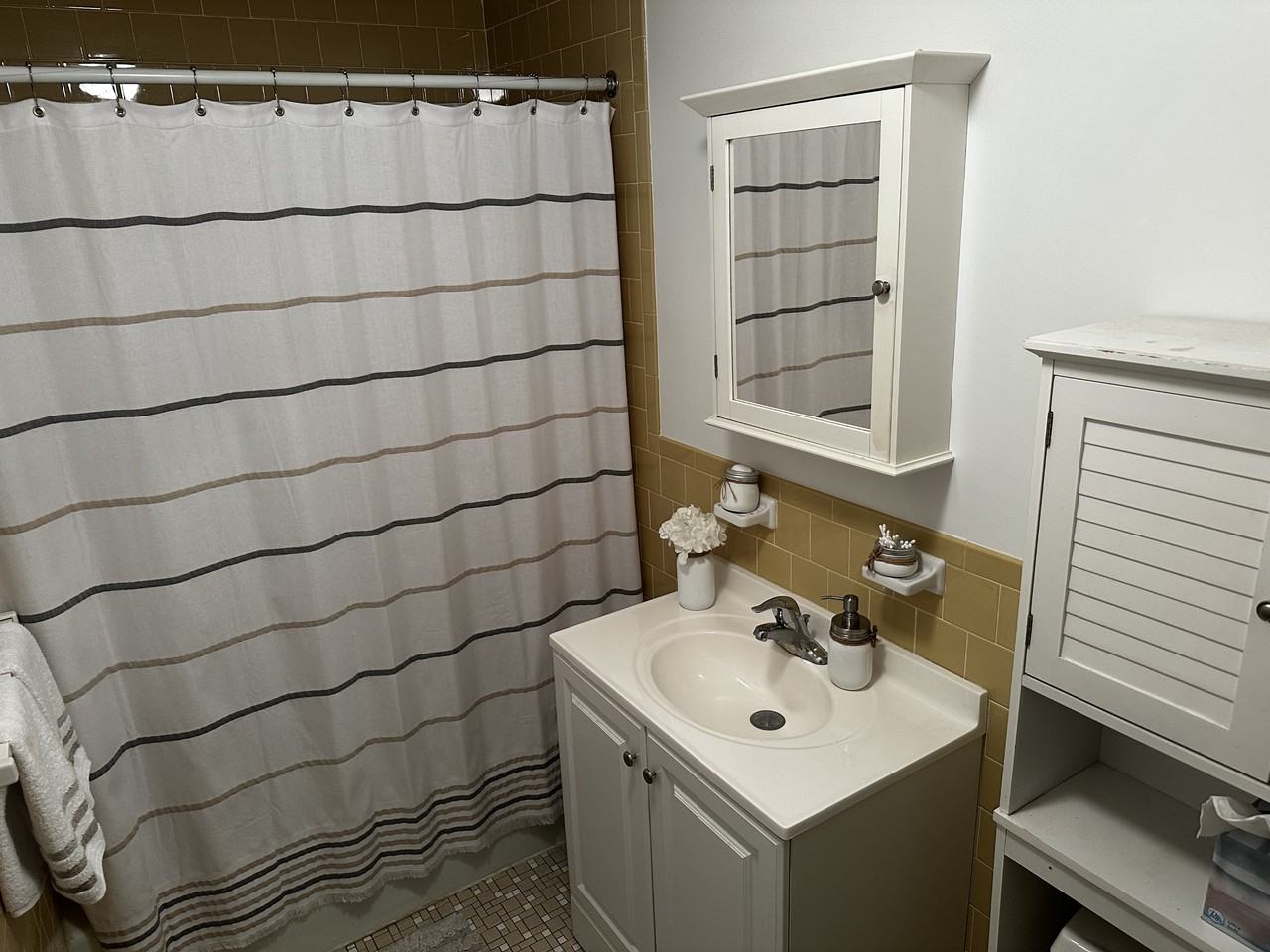 163 Center St #56 - Photo 2 of 5