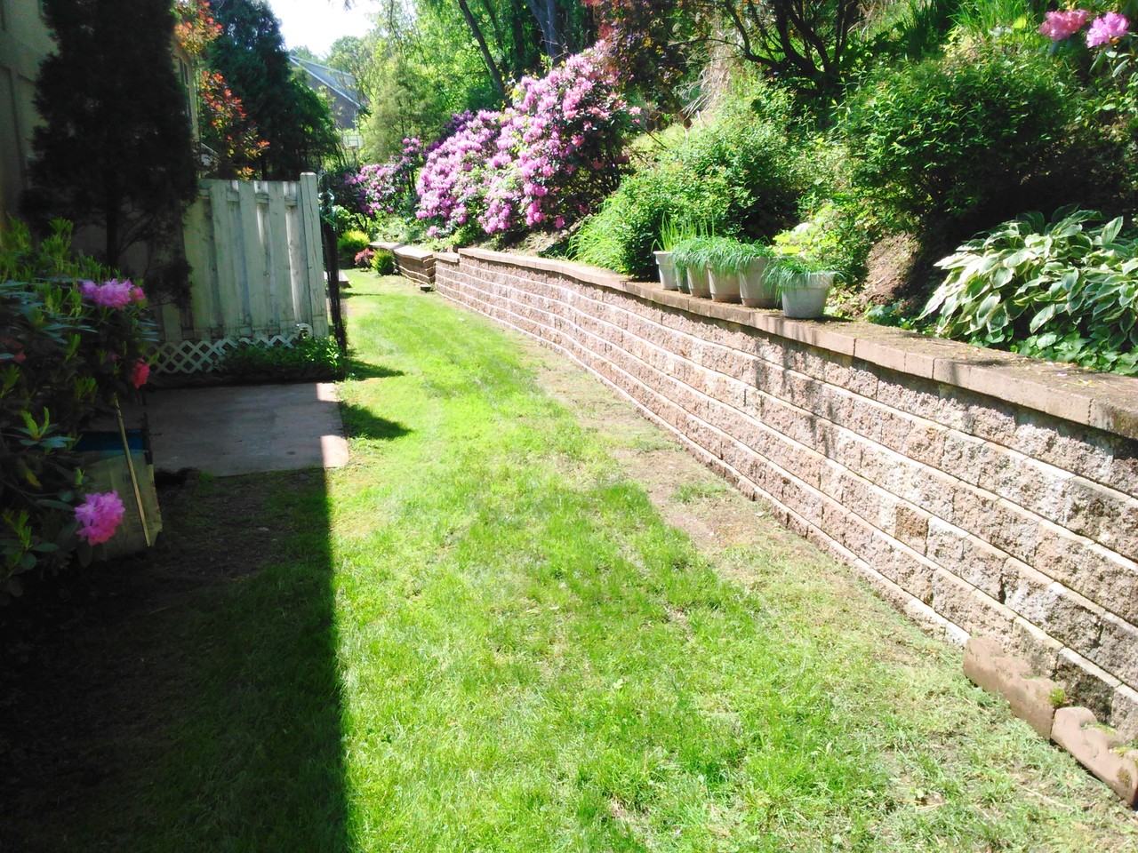 145 Windwood Dr - Photo 3 of 18