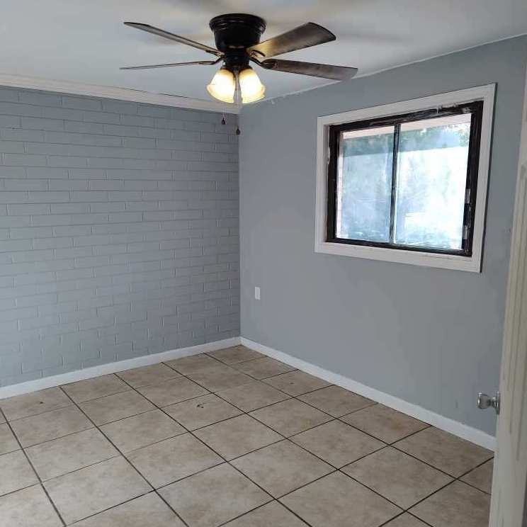 616 Mills Ave #8 - Photo 3 of 7