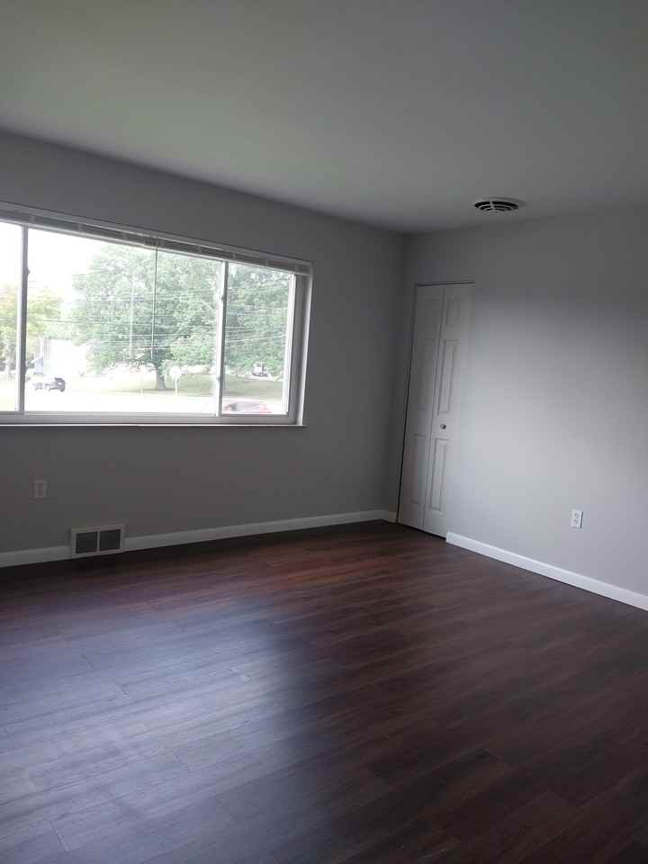 4801 Madison Rd #6 - Photo 3 of 10