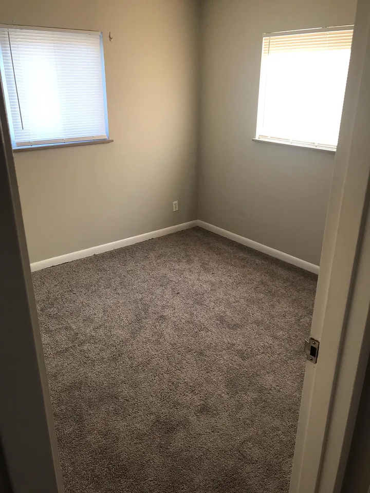 4801 Madison Rd #6 - Photo 5 of 10