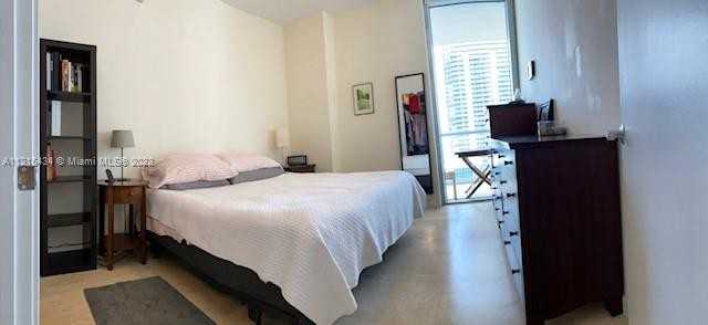 1050 Brickell Ave #2802 - Photo 7 of 16