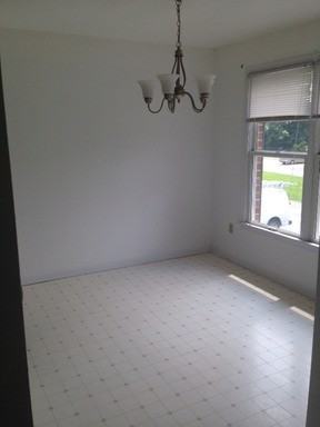 275 Hemlock Ct - Photo 2 of 7