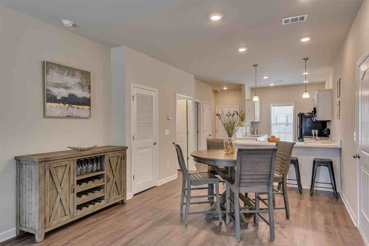 The Vista Apartments & Townhomes - Photo 3 of 18