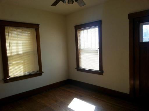 4650 Farnam St - Photo 3 of 11