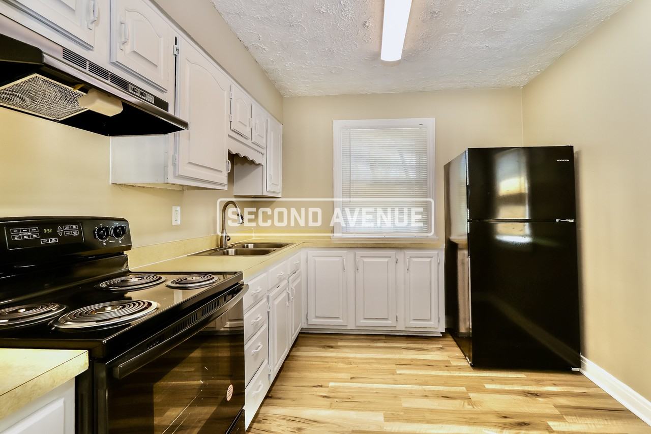 651 S 37th St - Photo 4 of 19