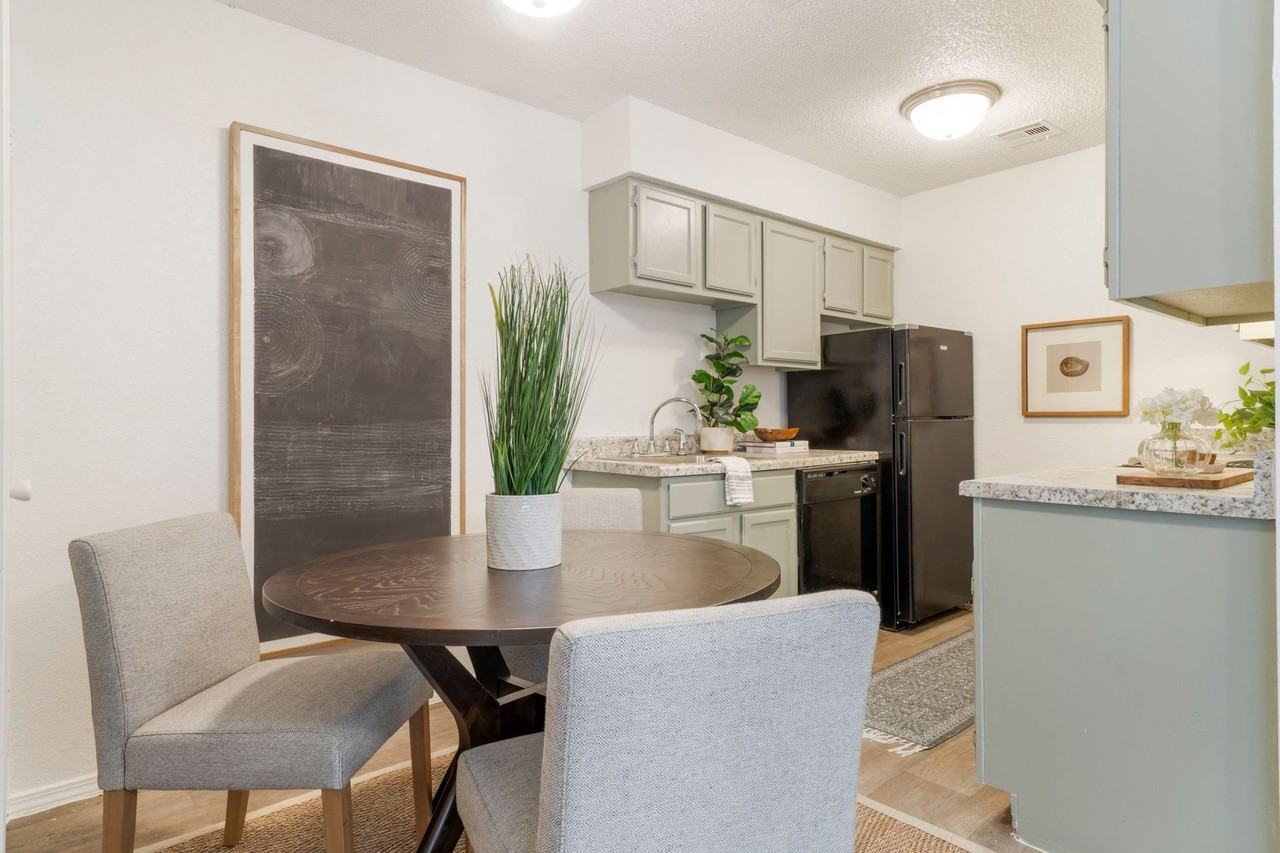 Twin Oaks - Photo 5 of 50