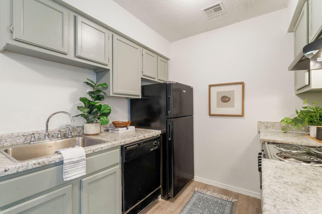 Twin Oaks - Photo 7 of 50