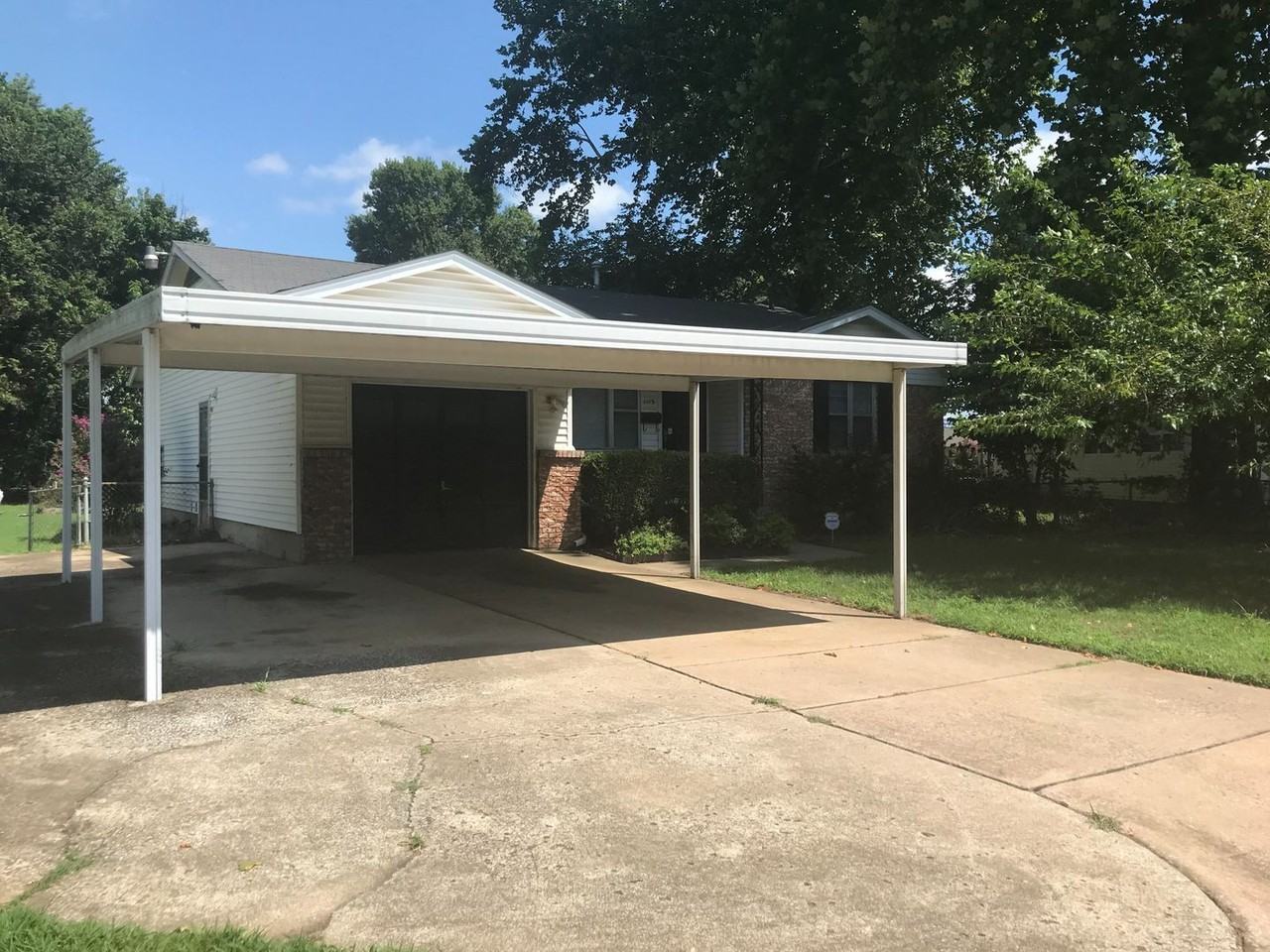 1115 E 48th Pl - Photo 2 of 14