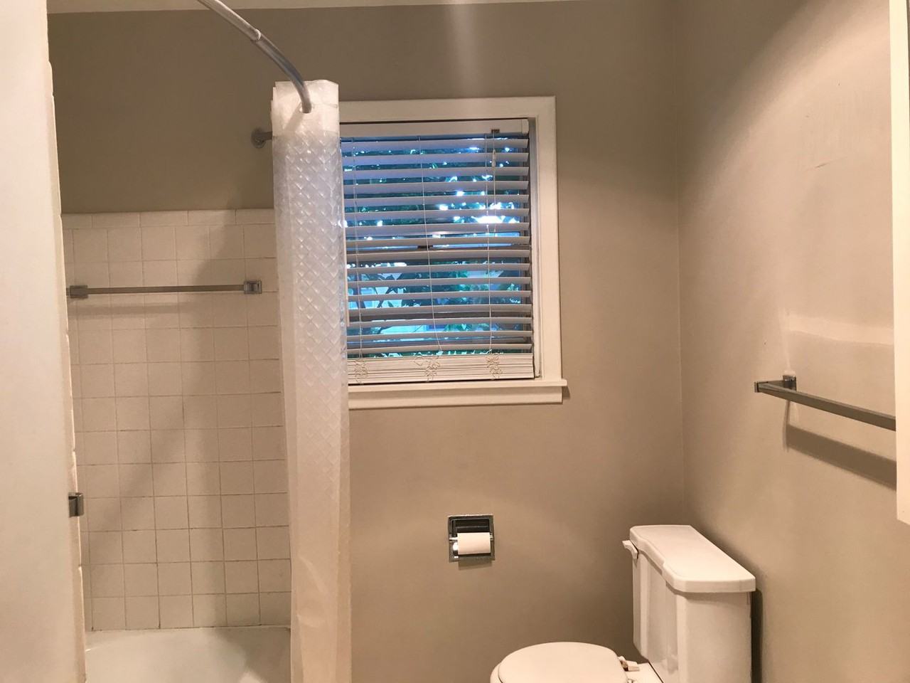 1115 E 48th Pl - Photo 6 of 14