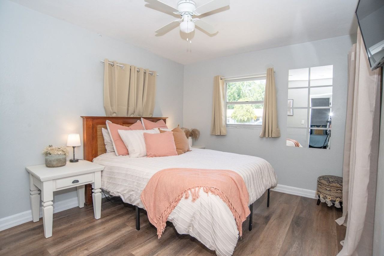 1302 15th St Sw - Photo 2 of 50