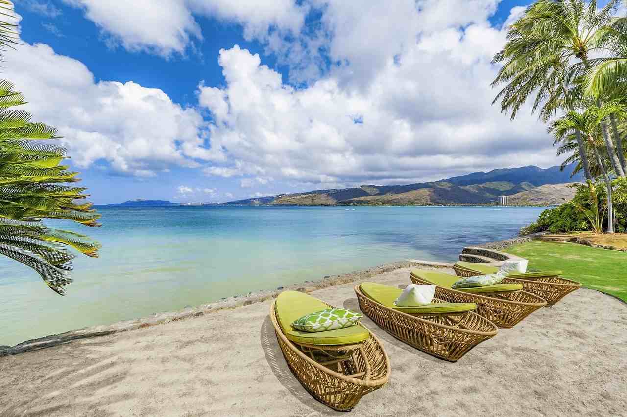 453 Portlock Rd - Photo 3 of 30