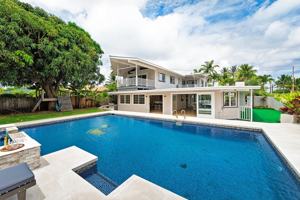 featured image of 122 Lanipo Dr