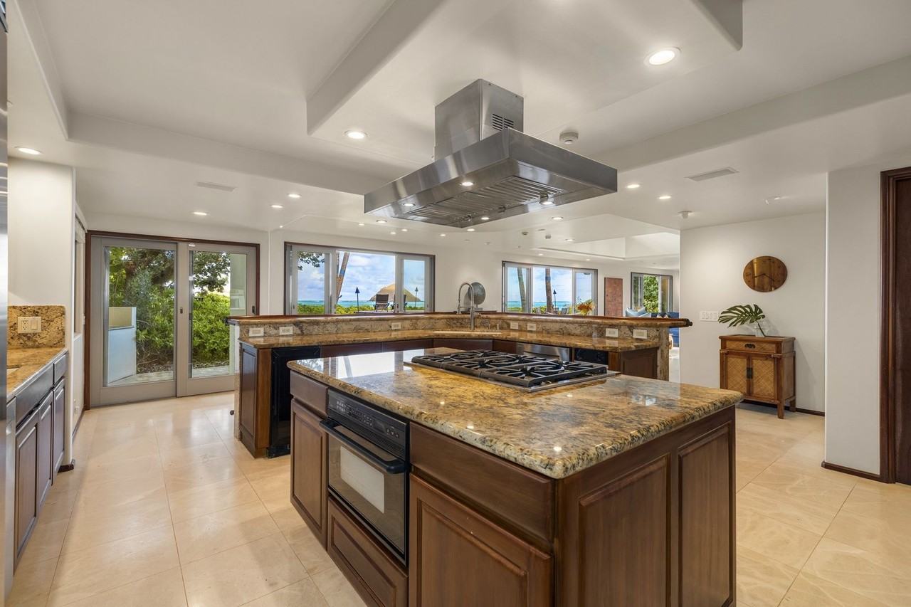 1408A Mokulua Dr - Photo 2 of 50