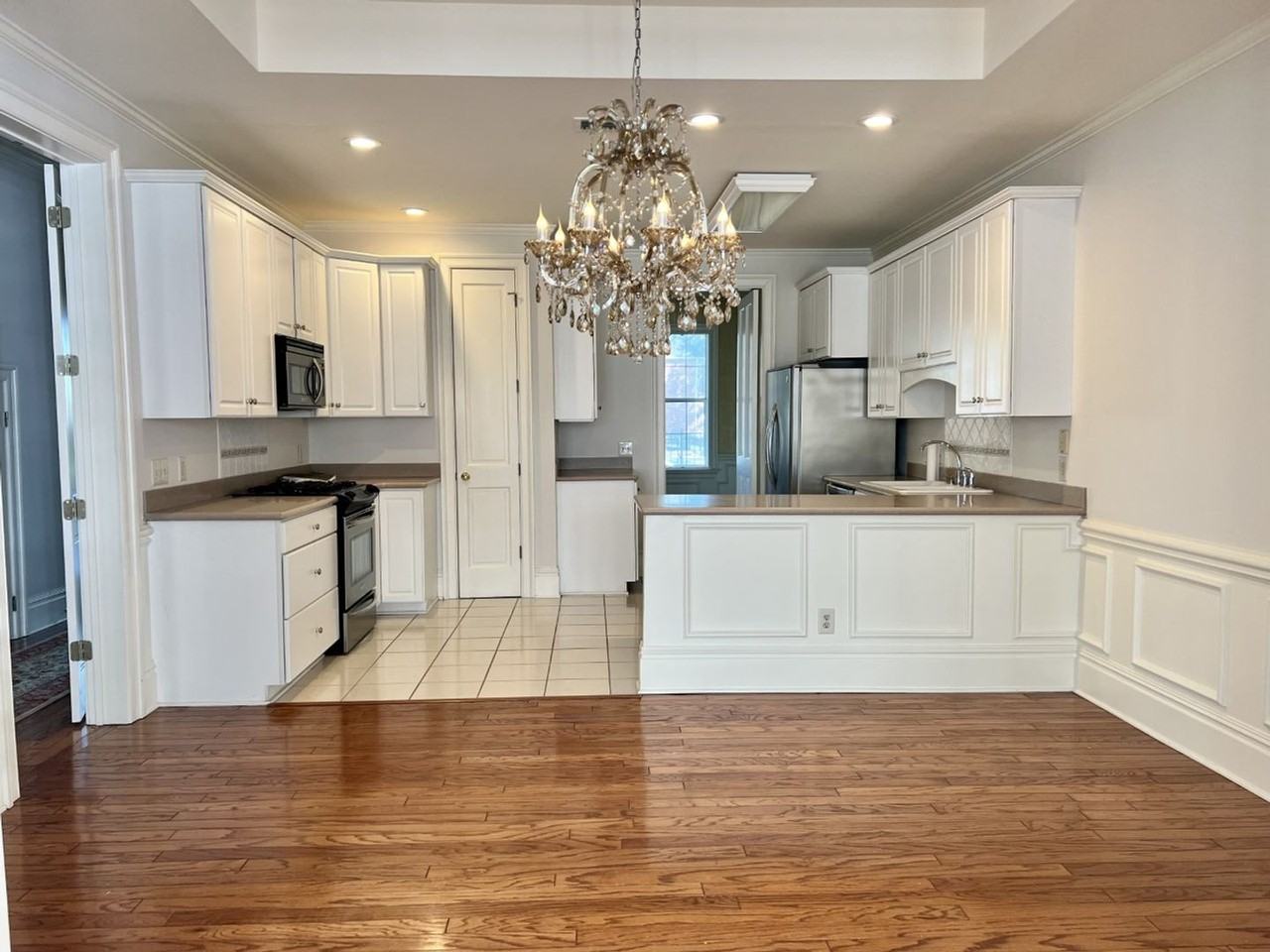 3216 Saint Charles Ave - Photo 2 of 8