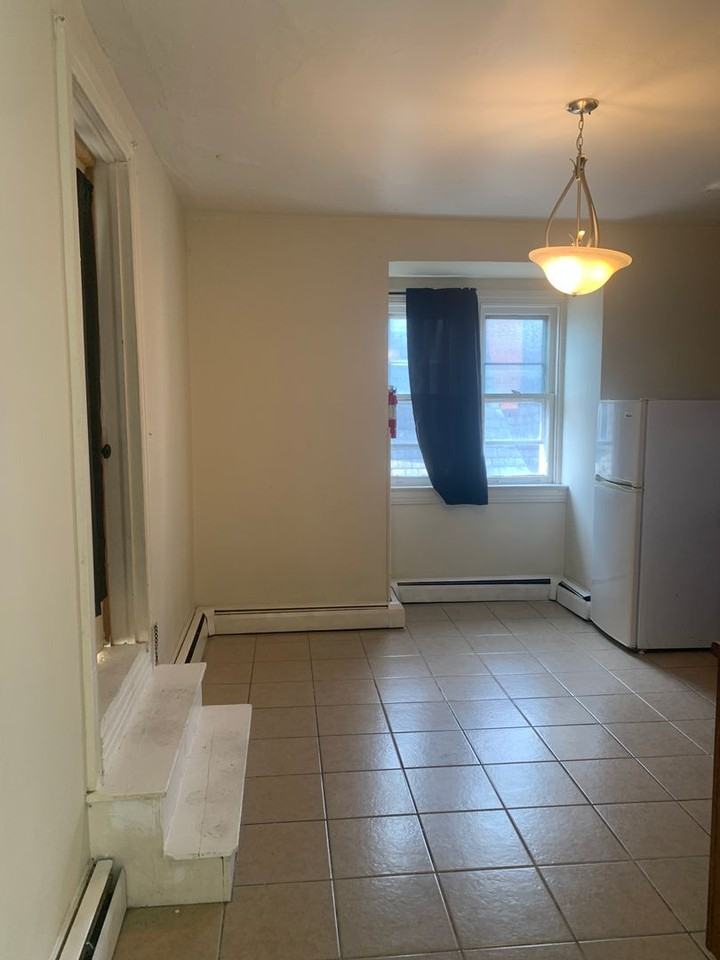 574 W Market St #3 - Photo 2 of 10