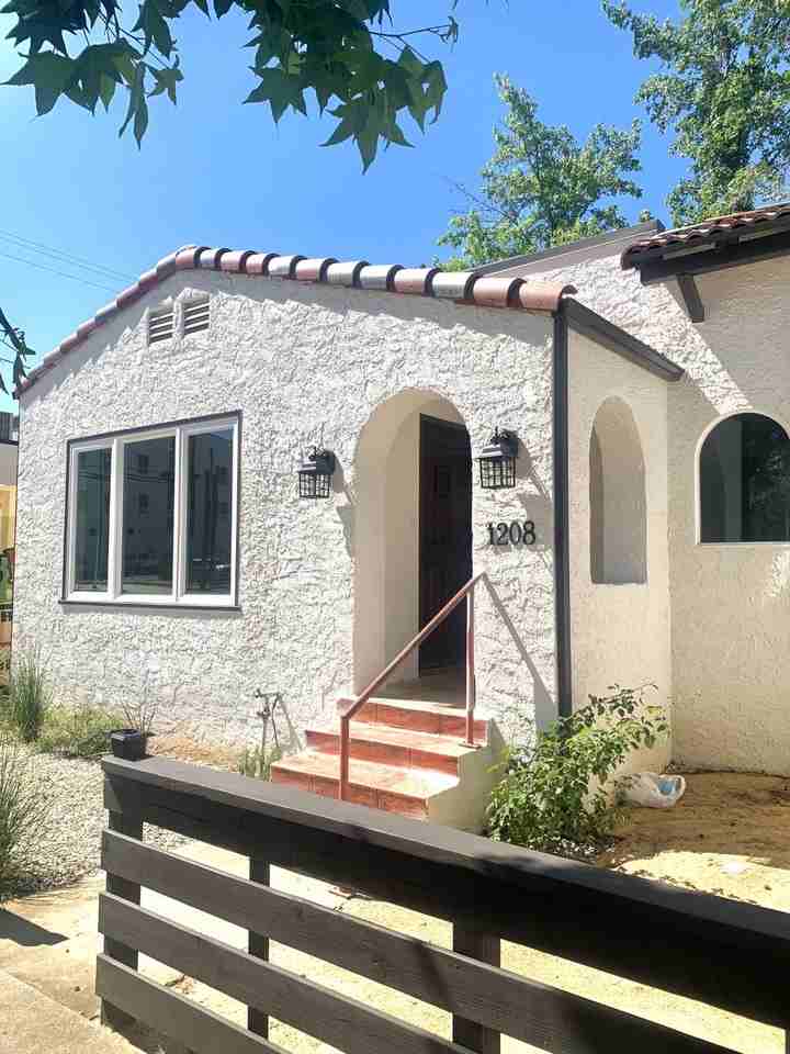 Placer Court Apartments - Photo 3 of 4