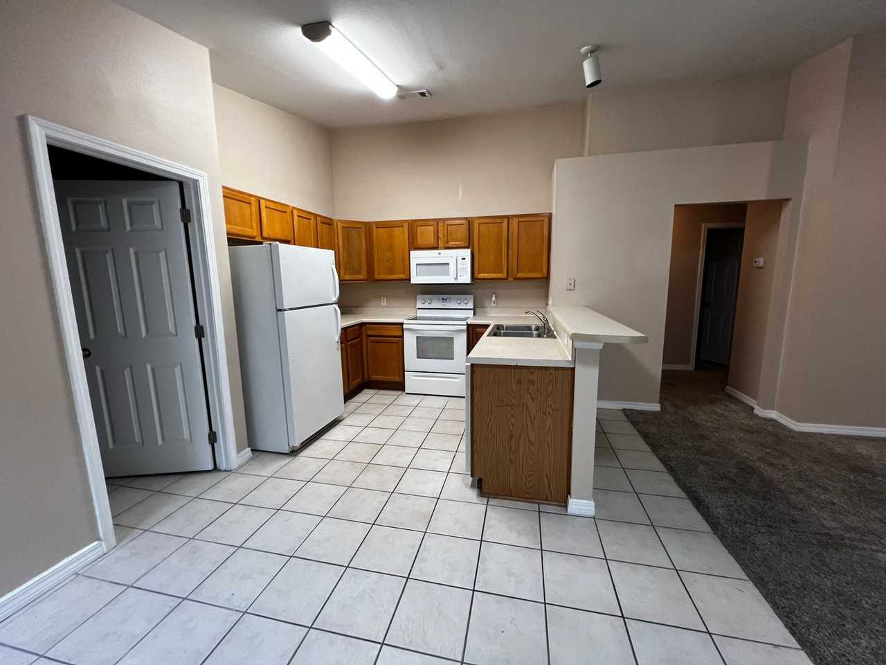 7459 Harvest Village Ct - Photo 5 of 18