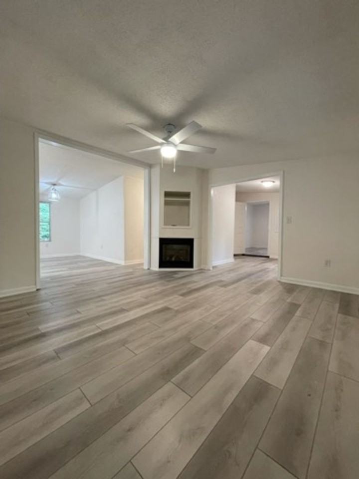 2329 Broadstone Rd - Photo 6 of 20