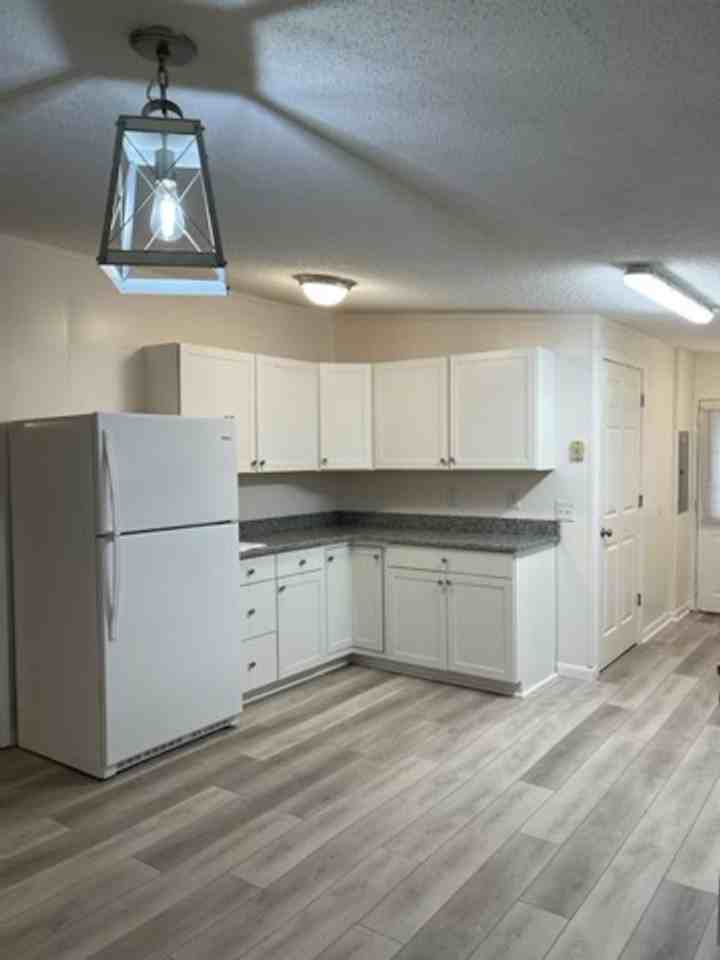 2329 Broadstone Rd - Photo 7 of 20